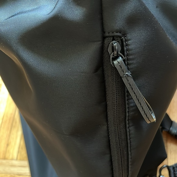 Caraa Studio Tote Nylon in Black 🖤🖤🖤 (sold out black on black) - Picture 6 of 8